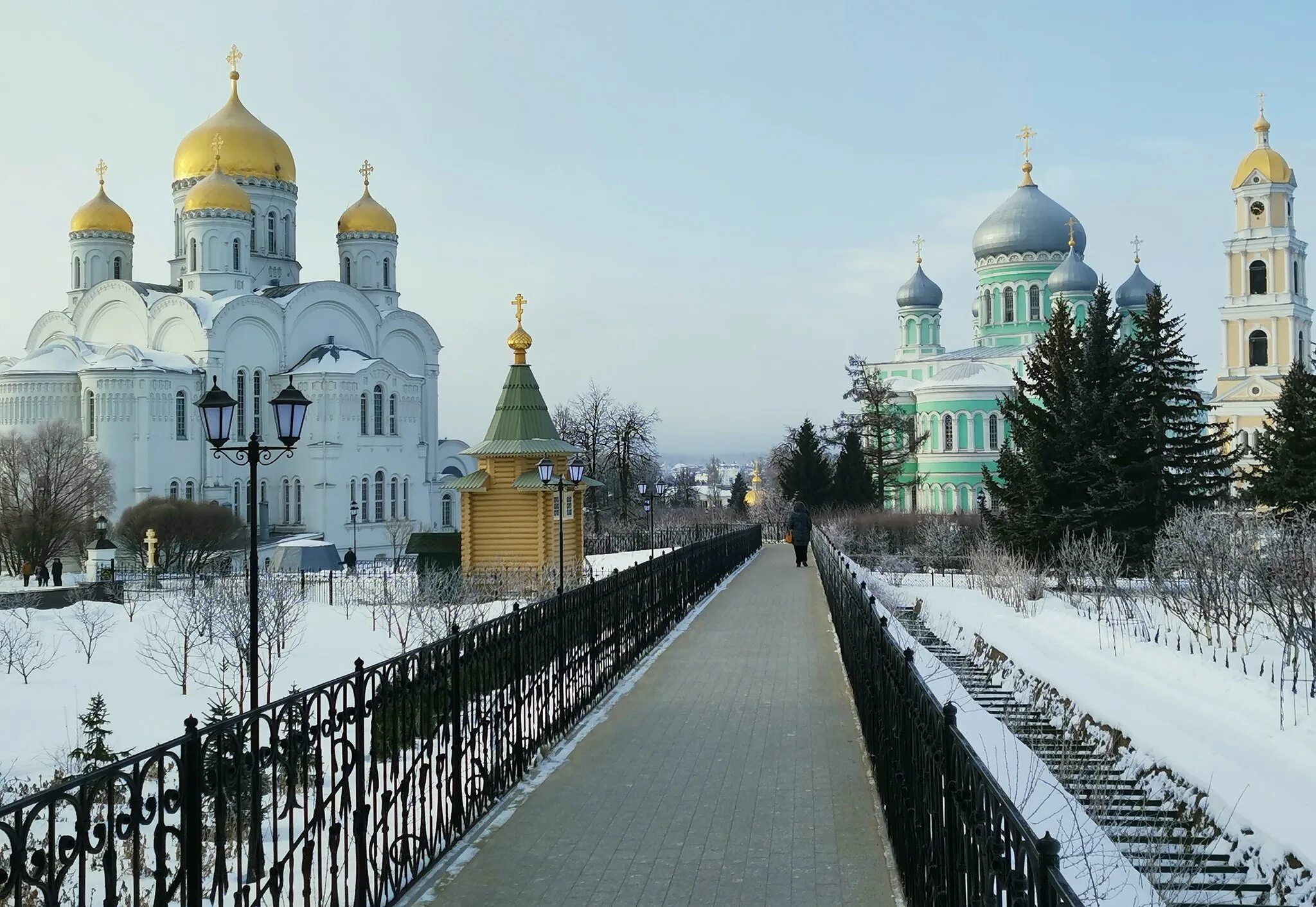 Дивеево сегодня в контакте. Серафимовский монастырь Дивеево. Серафимо-Дивеевский монастырь канавка. Серафимо-Дивеевский монастырь зимой. Дивеевский монастырь Арзамас.