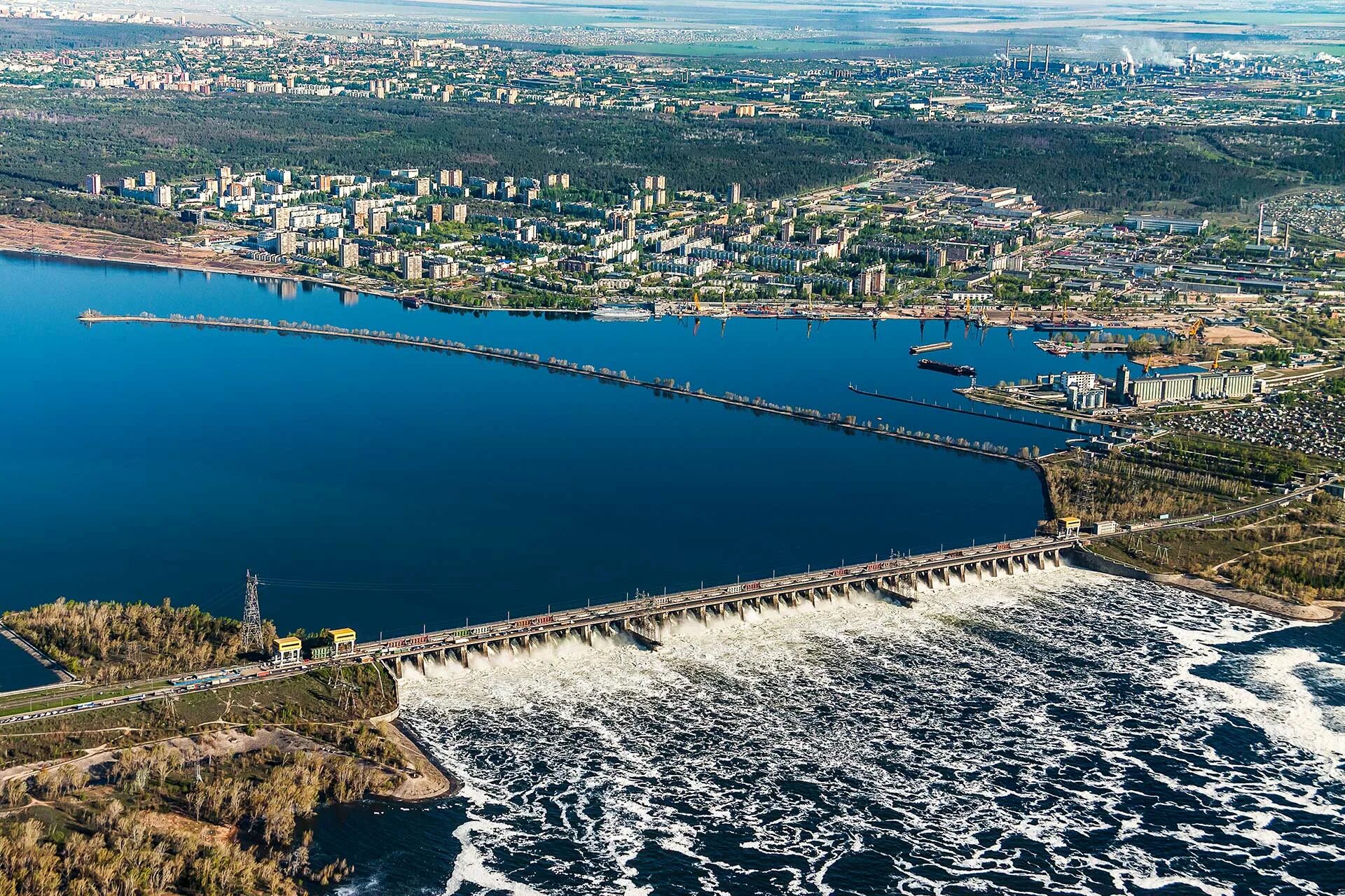 Волжская гэс жигулевск. Гэс тольятти жигулевск. Водохранилище волжской гэс. Плотина жигулевской гэс. Гэс в самарской области.