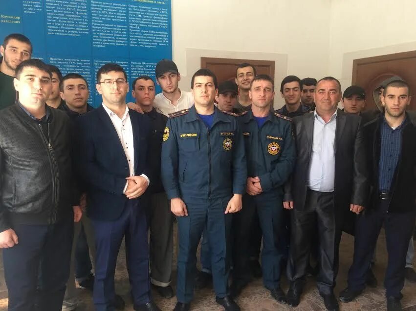 Мчс дагестана предупреждает. Главное управление мчс по республике дагестан руководство. Махачкалинское городское собрание депутатов фото. Мчс махачкала. Магомедов рабадан магомедович махачкала.