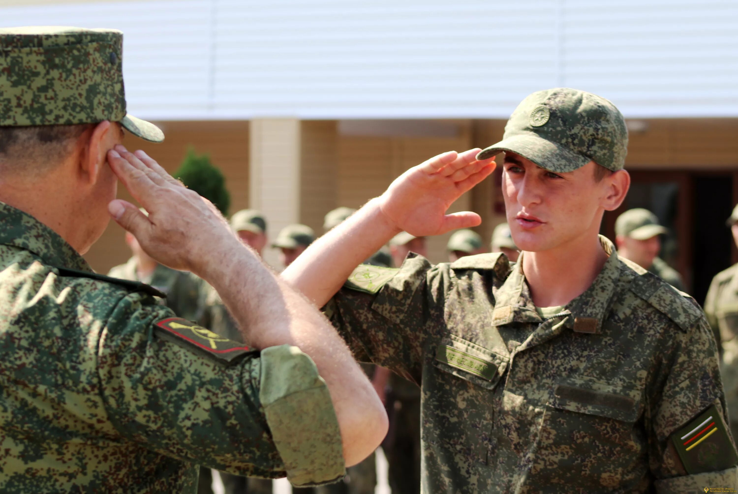 Лица уволенные в запас. Увольнение военнослужащего. Солдат в увольнении. Увольнение военного. Уволенные военнослужащие.