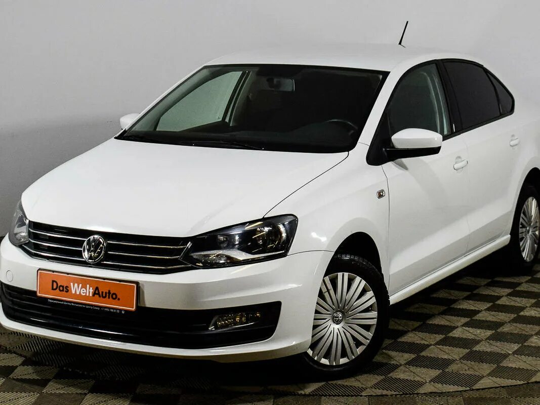 Vw polo 1.6 110 л с. Фольксваген поло 2016 черный. Volkswagen Polo 2016 черный. Фольксваген Polo 2016. Фольксваген поло 2016 белый.