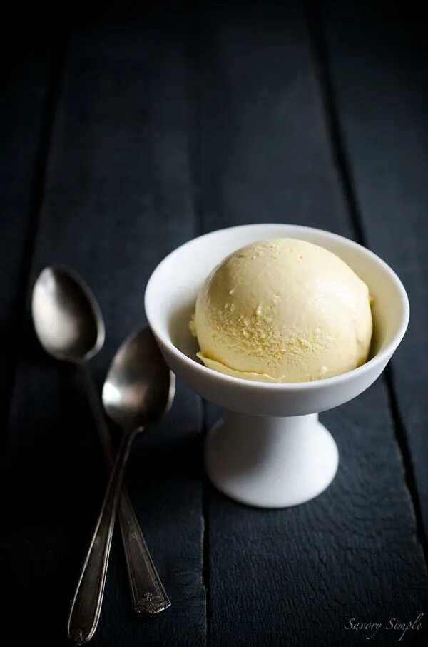 Мороженое Бейлис Айриш Крим. Шарик мороженое. Мороженое банановое. Мороженое с ликером