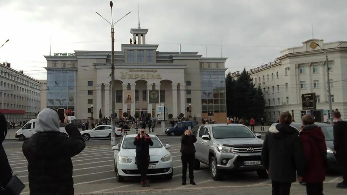Площадь херсона в кв км. Херсонская площадь. херсон площадь свободы сейчас. российские войска в херсоне.