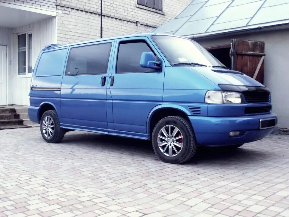 Фольксваген Транспортер т4. Volkswagen Transporter t4 синий. Фольксваген Транспортер т4 голубой. Фольксваген Транспортер т4 бортовой.