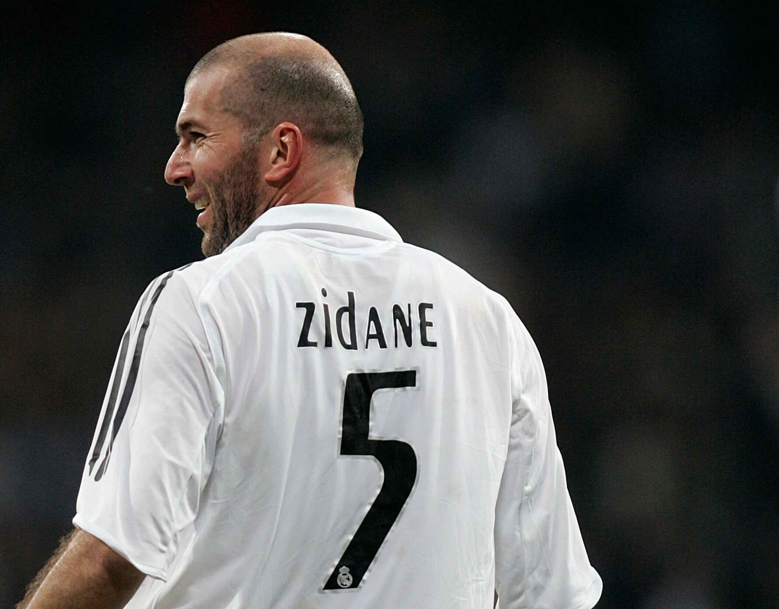 Известные номера. Zinedine Zidane 2021. Зидан 5 номер. Зидан под 5 номером. Зидан Зинедин фото 5.