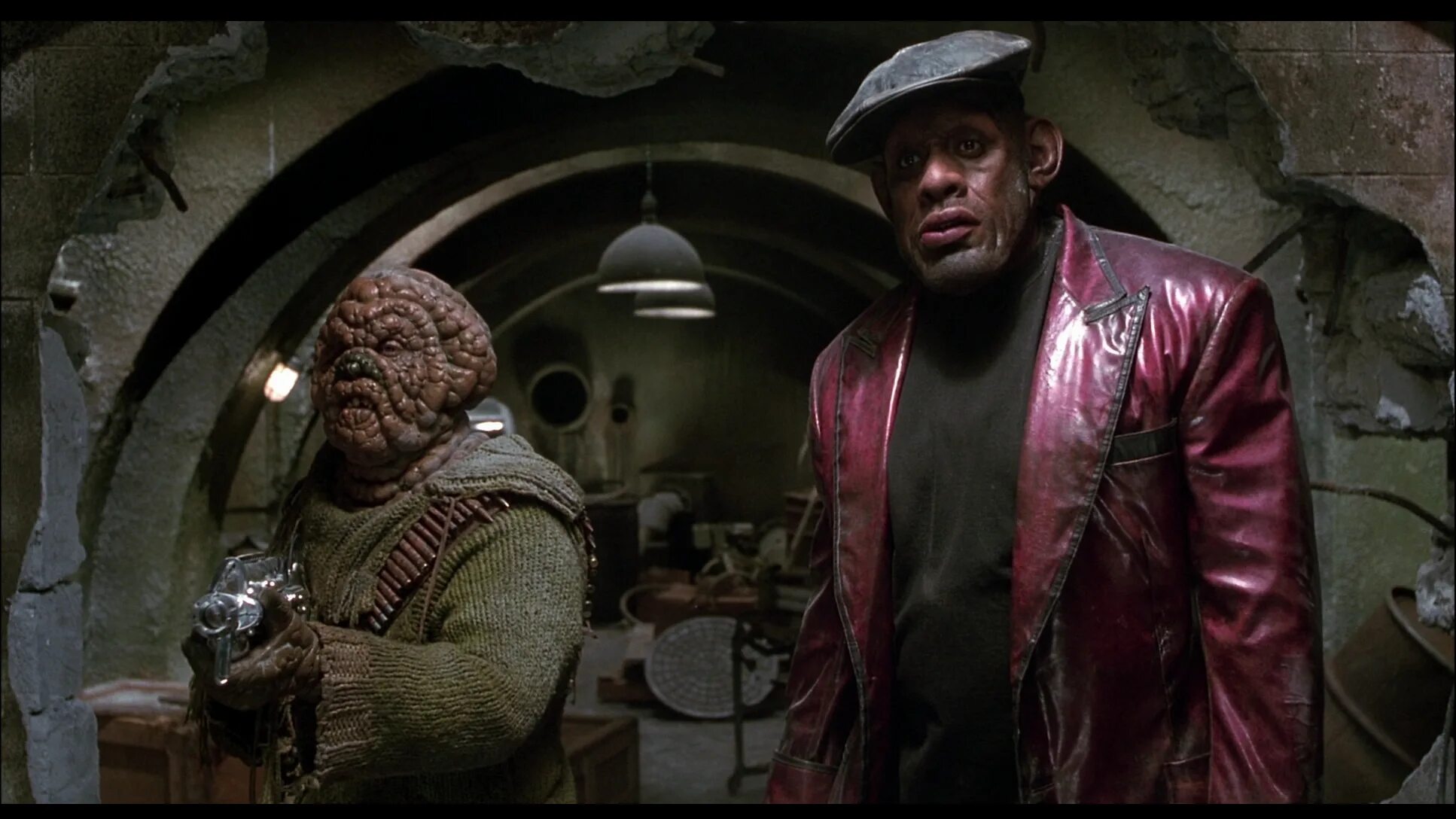 Люди в черном фильм 1997 пришельцы. Люди в черном 3 кадры из фильма. Люди в чёрном фильм 1997 кадры. Люди в черном 3 фильм 2012. Уилл смит люди в черном 1997.