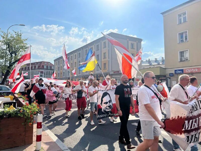 Цензор нет хартия 97. Цензор нет хартия 97. Хартия 97 тг. Хартия97 на русском. Советское консульство митинг без штанов.