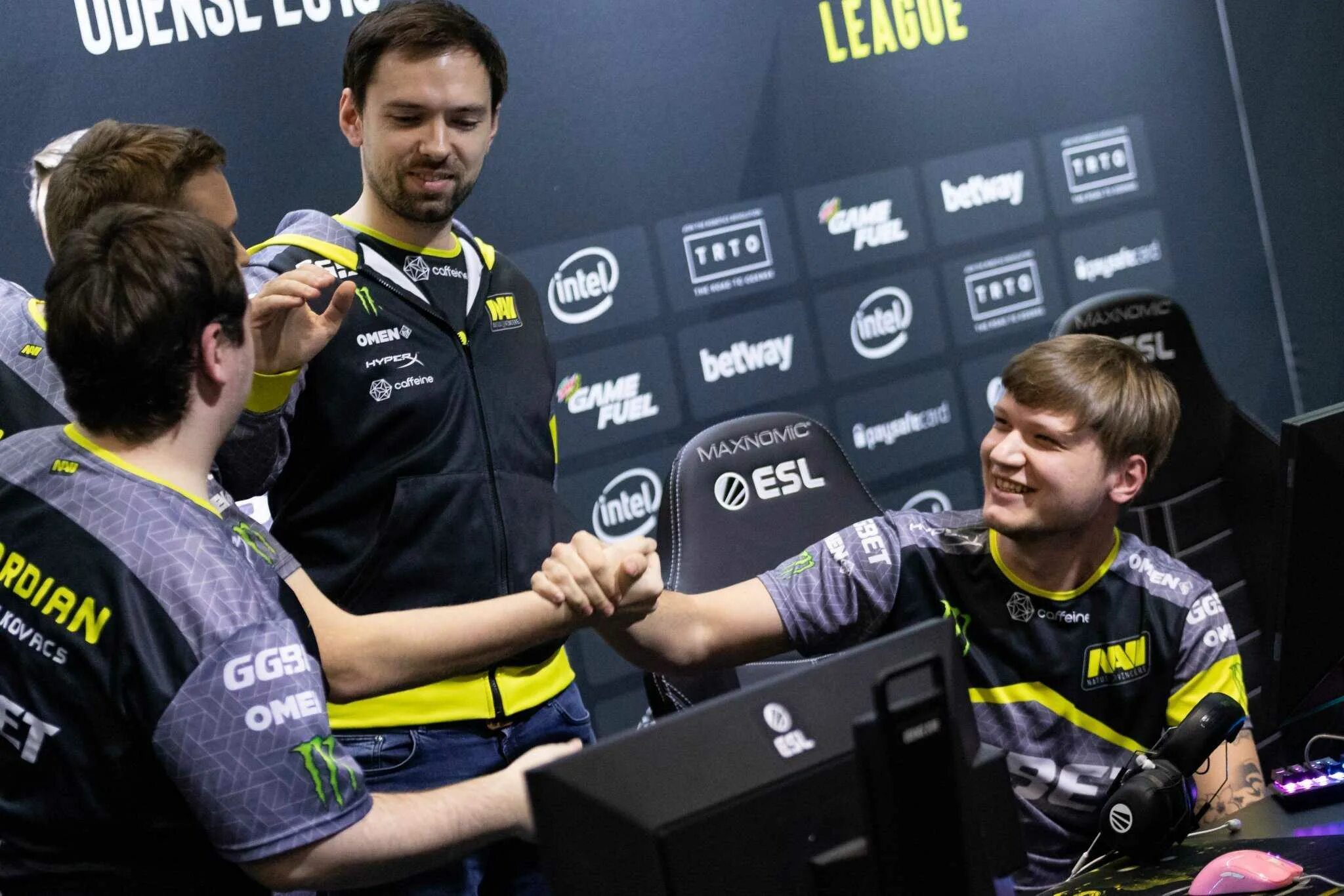 Кибер матч. Navi iem cologne 2021. Турнир по кс. Киберспорт турнир. Кибер матч.