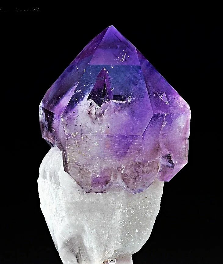 Камень кварц фантом фантом. Кварц дева. Дымчатый цитрин фантом. Розовый кварц аквакваоц 854. Кварц дева.