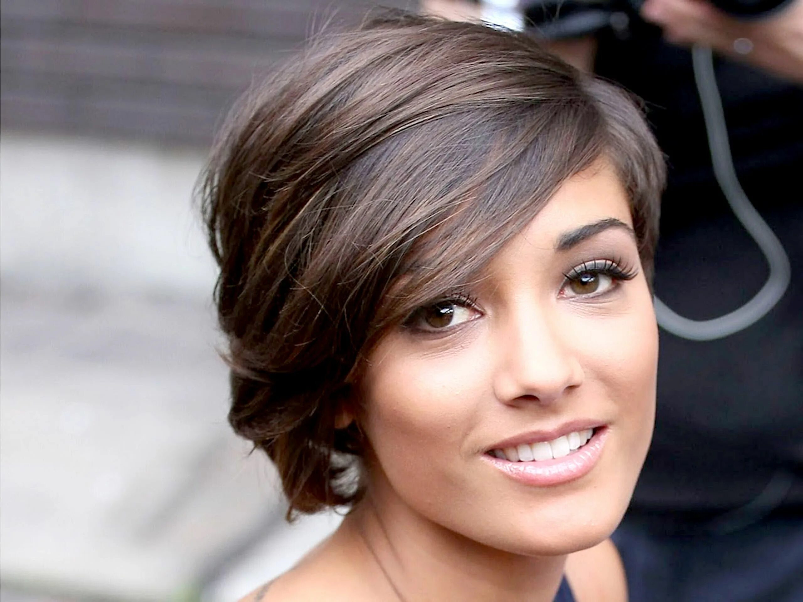 Double bob. Кери хилсон прическа. Side bobs. Стрижка асимметрия боб каре асимметрия. Кери хилсон.