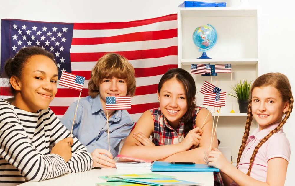 Какой иностранный язык выбрать в школе. Американские дети. Дошкольники в США. Дети в американской школе. Английский с носителем для детей.