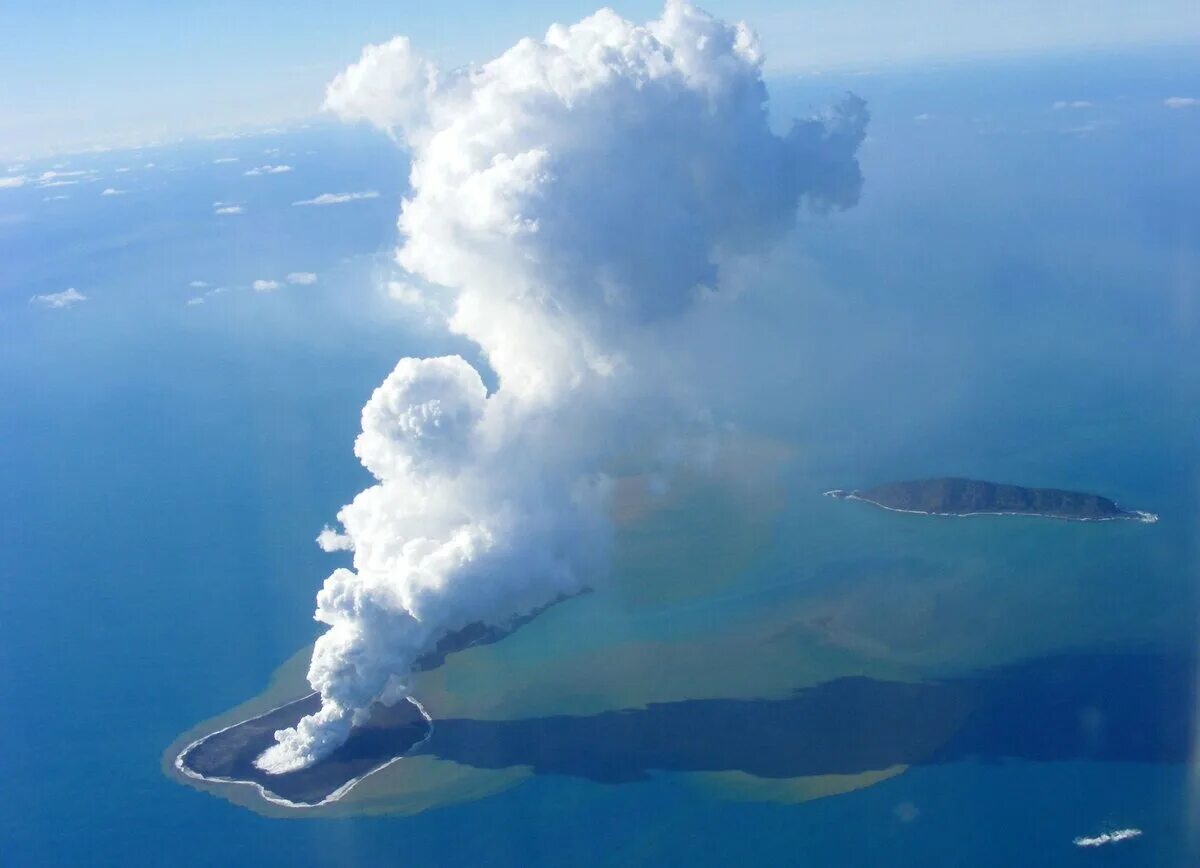 26 августа 2012 года в тихом океане. Подводного вулкана Хунга-Тонга-Хунга-Хаапай. Подводный вулкан Кавио барат. Извержение вулкана Тонга. Извержение вулкана Хунга-Тонга-Хунга-Хаапай.