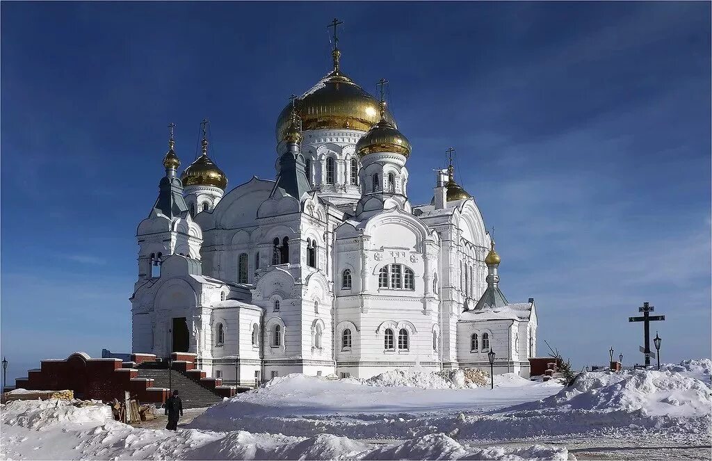 Самый крупный православный монастырь. Белогорский монастырь Пермский край. Белогорский Свято-Николаевский миссионерский мужской монастырь. Белогорский Николаевский монастырь Пермский край.