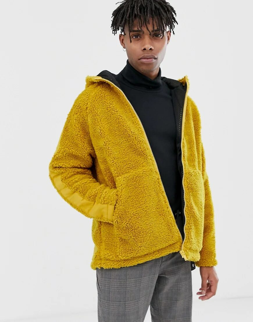 Асос желтая мужская куртка плюшевая. Плюшевая куртка Асос. Флисовая куртка горчичного.
