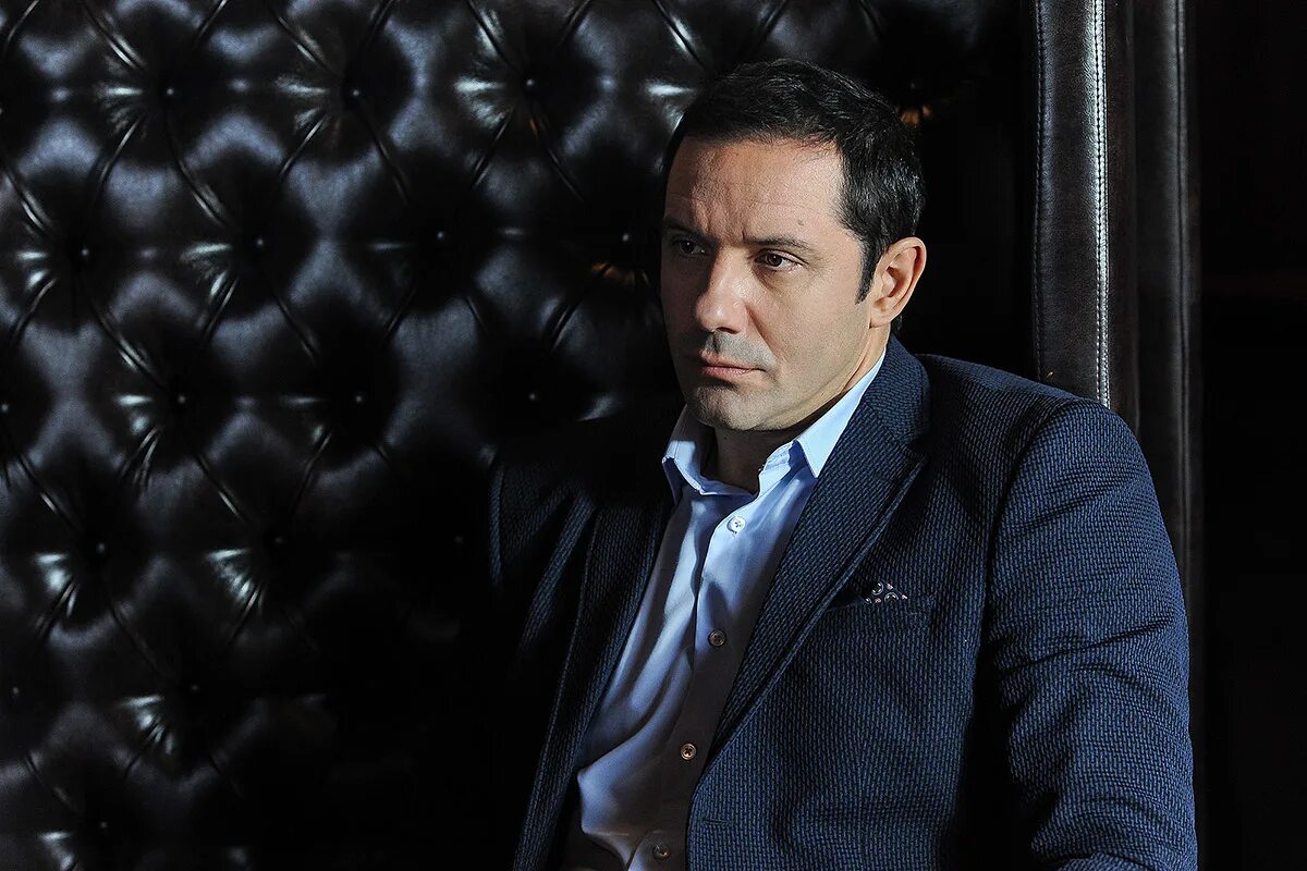 мэтт бомер кристиан грей. константин николаевич соловьёв. кевин спейси. кевин спейси 2010. актёр сыгравший бизнесмена.