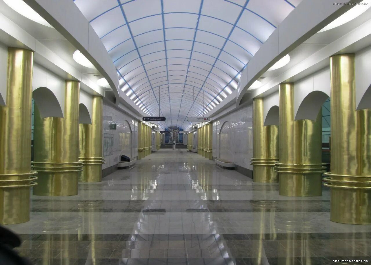 Станция метро есть. Станция метро Кемерово. Пустая станция метро. Самая красивая станция метро в Екатеринбурге. Красивые станции метро в Санкт-Петербурге.