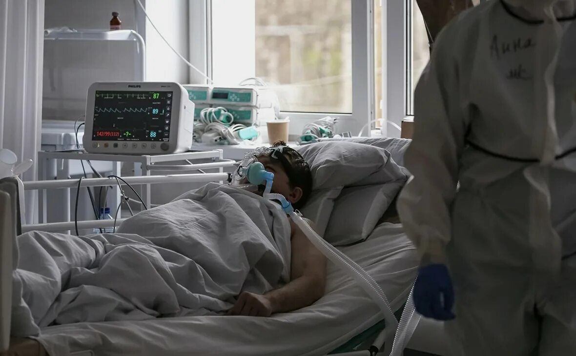 Боль больничных. Potsient v ranimatsiye. больной в палате реанимации.