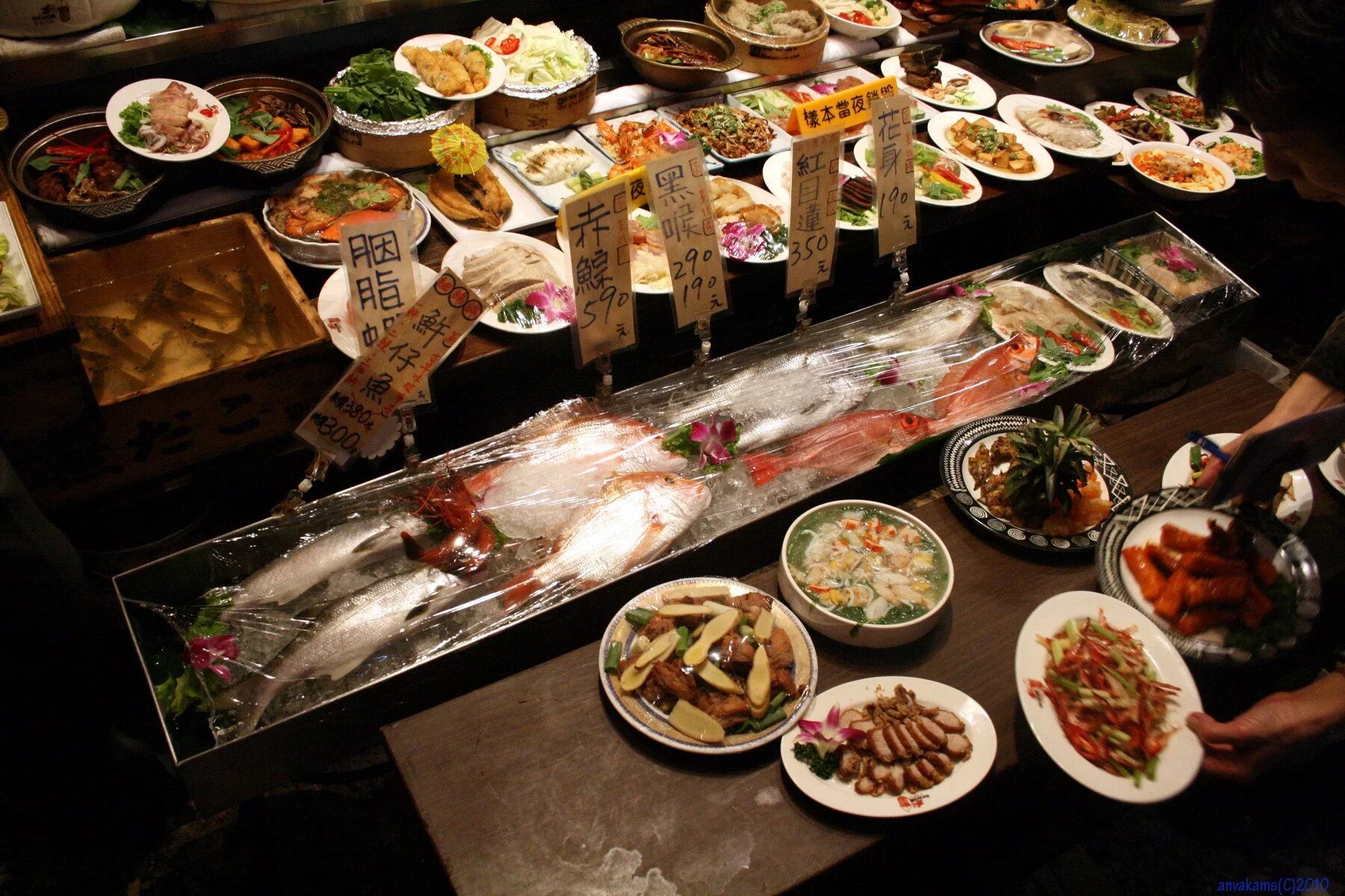 стрит фуд в сингапуре. кухня сингапура. еда на улице. сингапур еда традиционная. национальная еда сингапура.