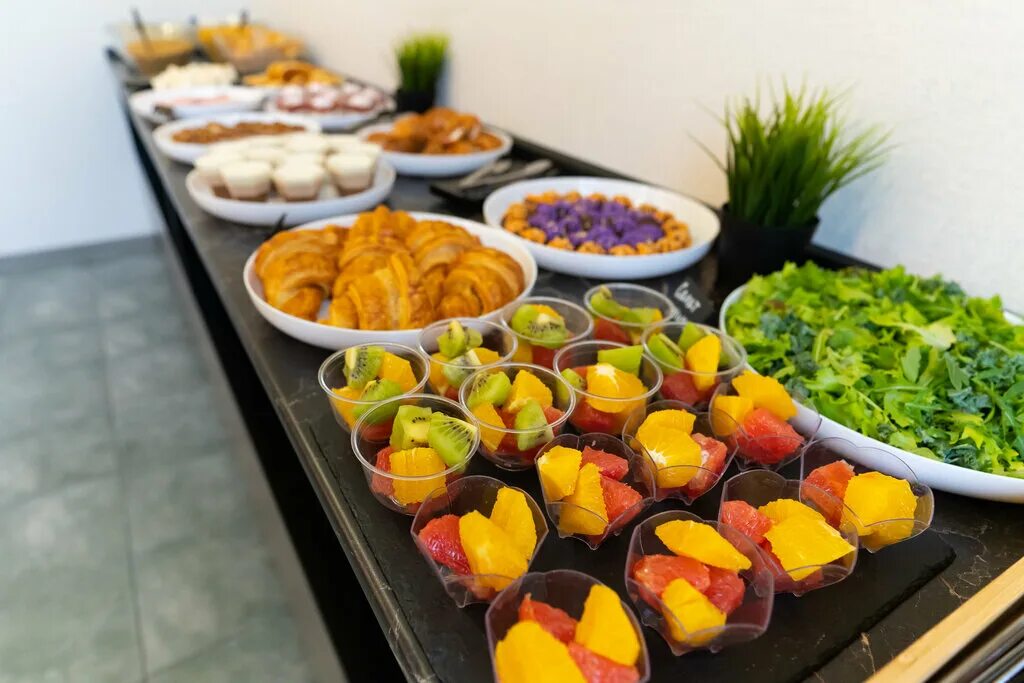 Отель пипл йошкар ола. Отель пипл йошкар ола. Отель пипл йошкар ола. Пипл таун йошкар ола. Кровать в отеле пипл таун.