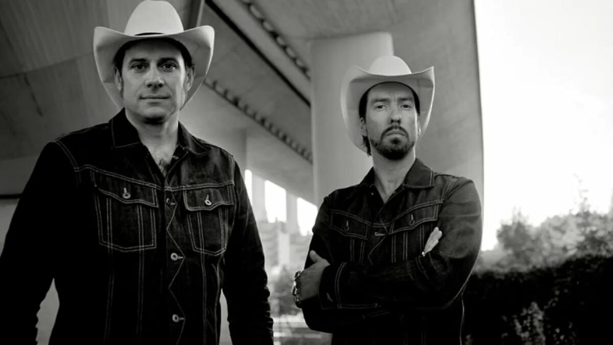 The bosshoss - rodeo radio (2006). Группа the bosshoss. Группа the bosshoss. Alec völkel. The bosshoss солист.