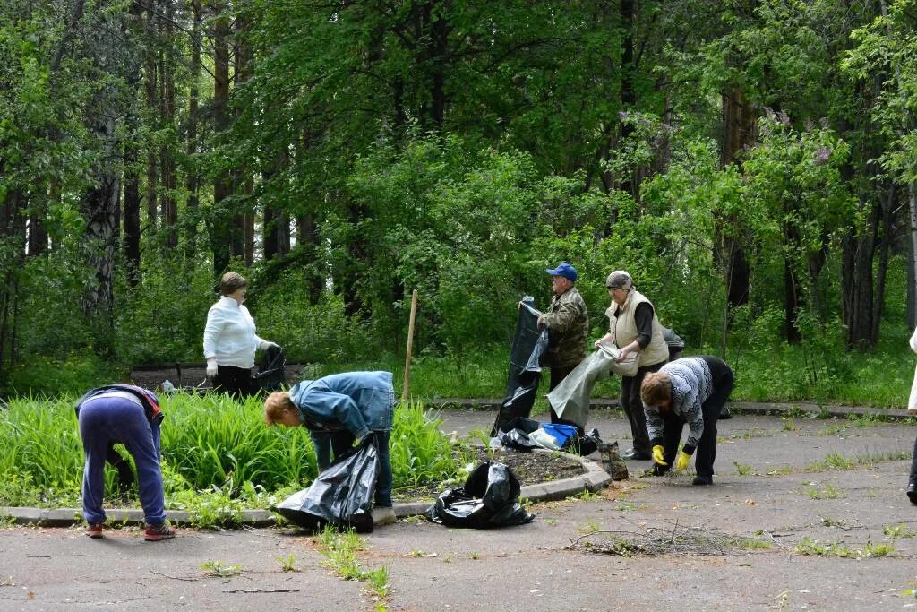 Санитарная очистка города. Уборка территории. Субботник. Санитарная уборка территории. Субботник лето.