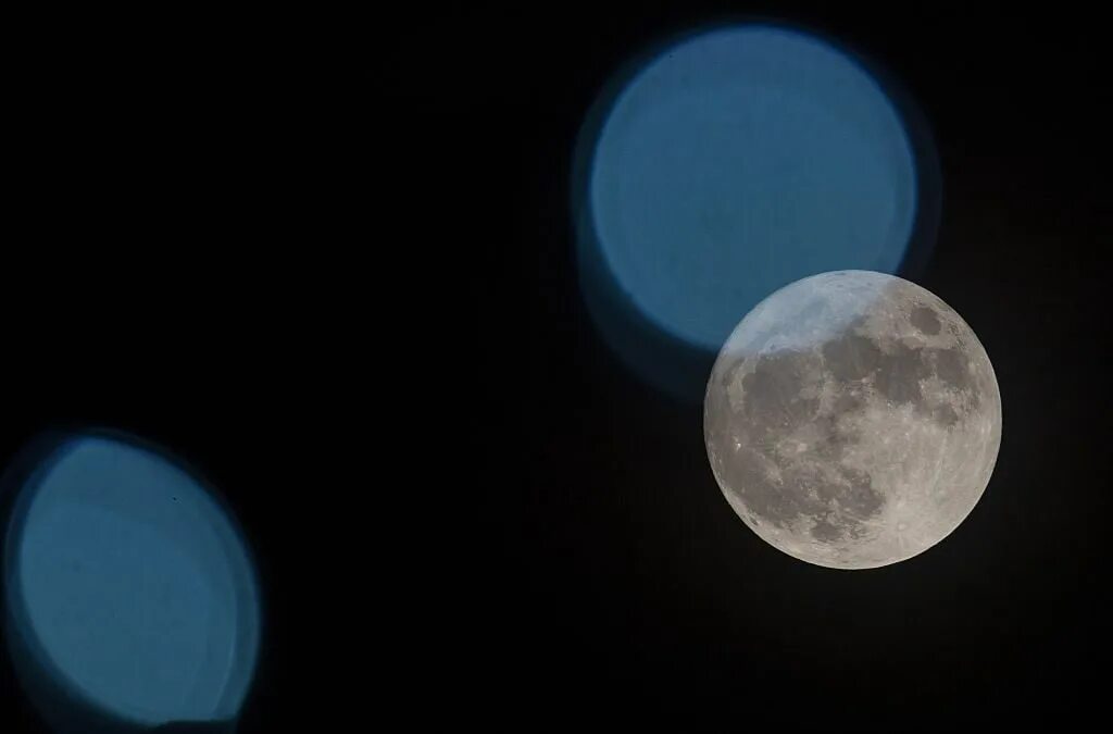 Снежная луна 2. Явление Луны. Две Луны. Двойная Луна. Явление двойная Луна.