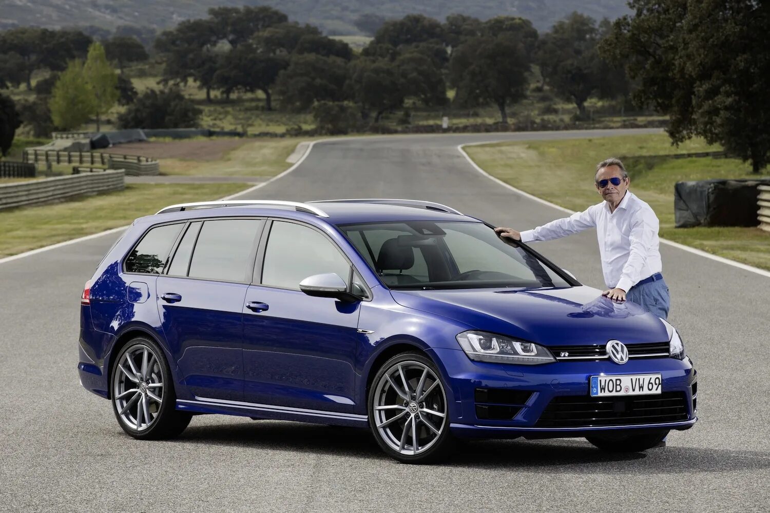 Volkswagen Golf 7 variant. Volkswagen_Golf_r_variant_2015. Golf r-line 2015. Volkswagen Golf r line 2015. Ege variant