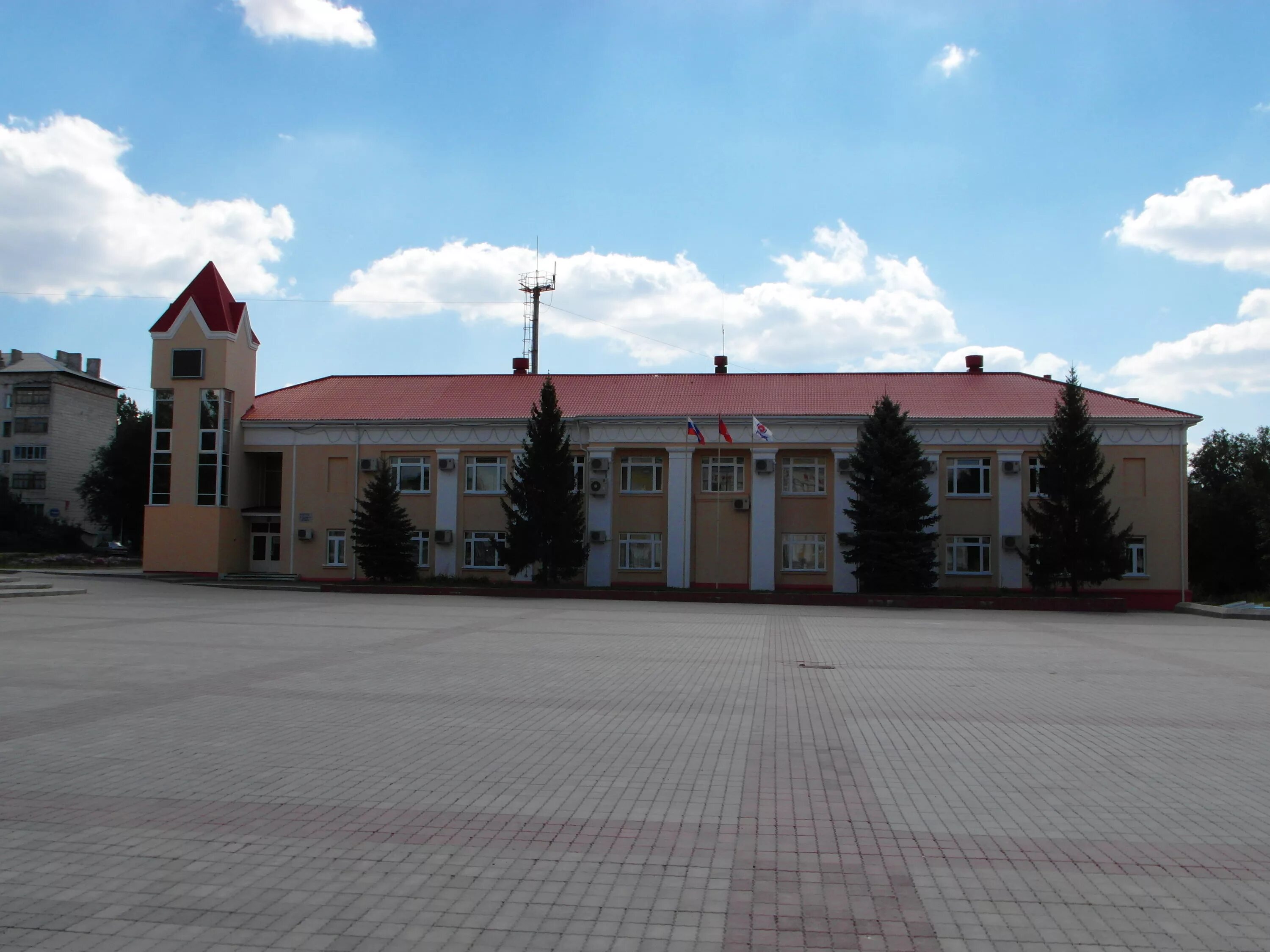 Г Жирновск Волгоградской области. Площадь г Жирновск. Жирновск площадь города. Жирновск Волгоградская область Лагуна бар. Дома в жирновске волгоградская область