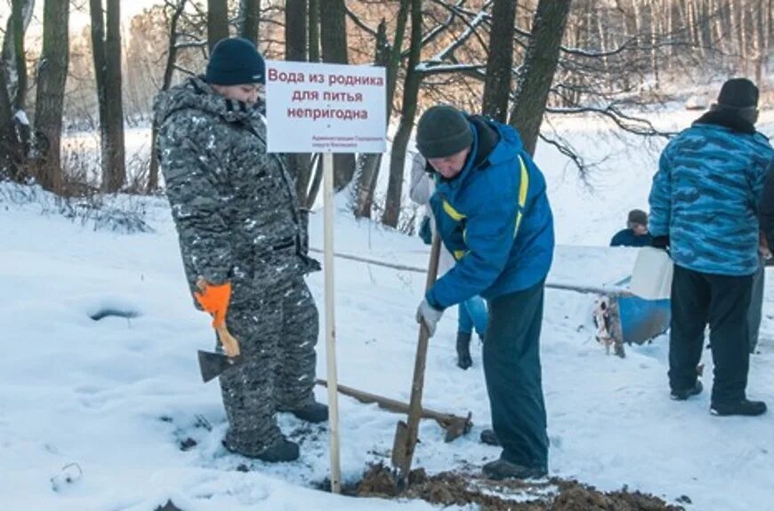 Родник балашиха. Родник в Балашихе на Разинском шоссе. Кучино Родник. Родник Вишняковский Балашиха.