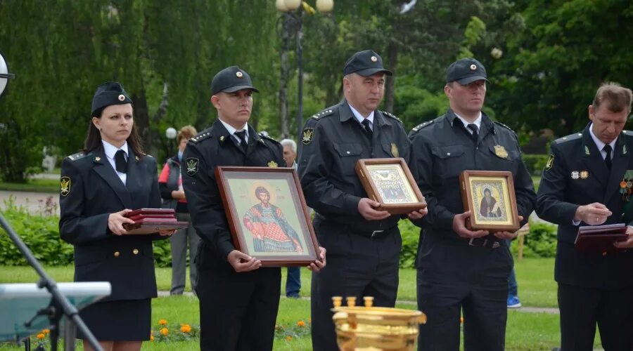 Сайт приставов калуга. Баранушкин Калуга ФССП. Вручение Знамени ФССП Иркутск.