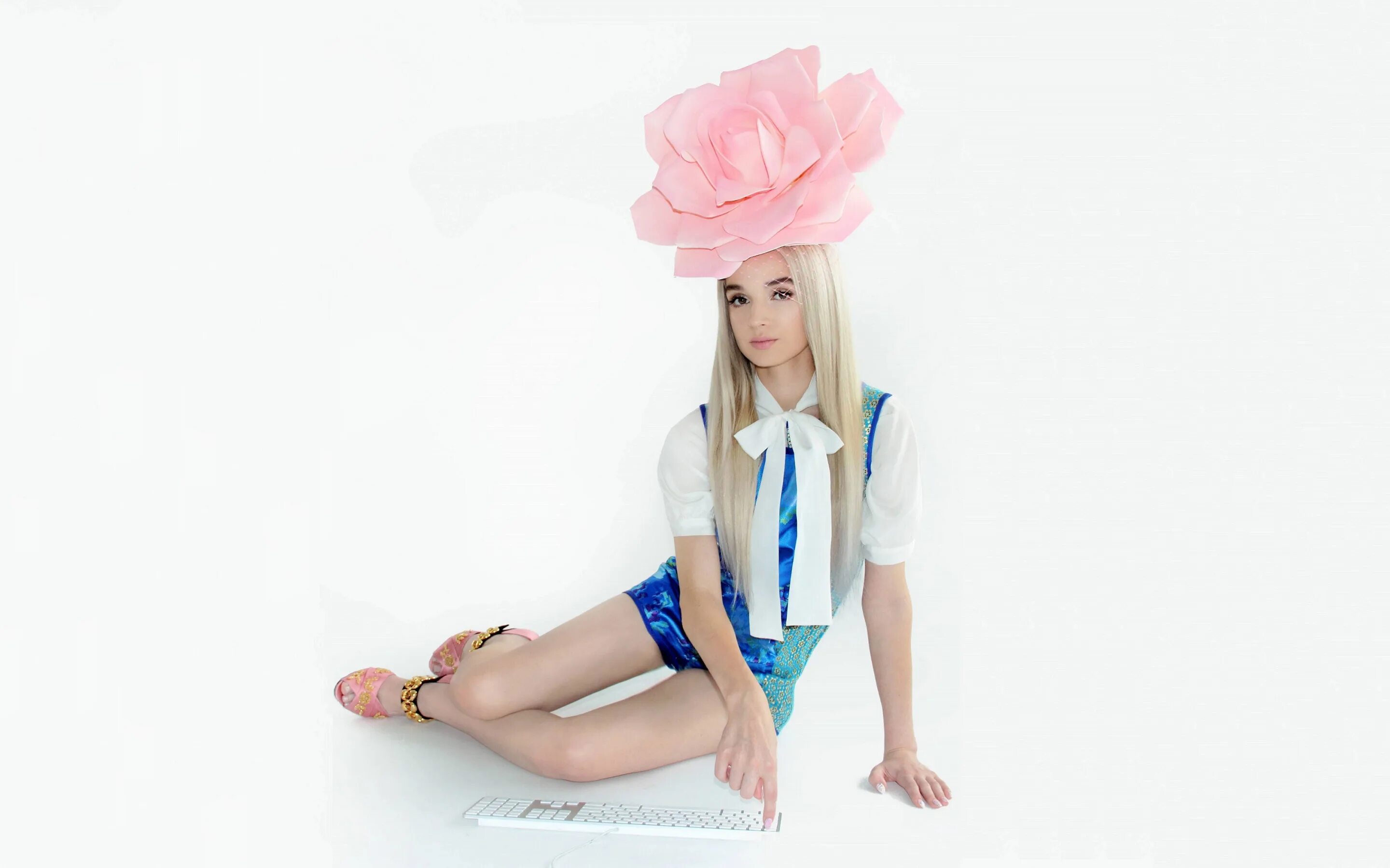 Как переводится poppy. Поппи (певица). Поппи певица ноги. Морайа Роуз Перейра (Poppy). Poppy исполнительница.