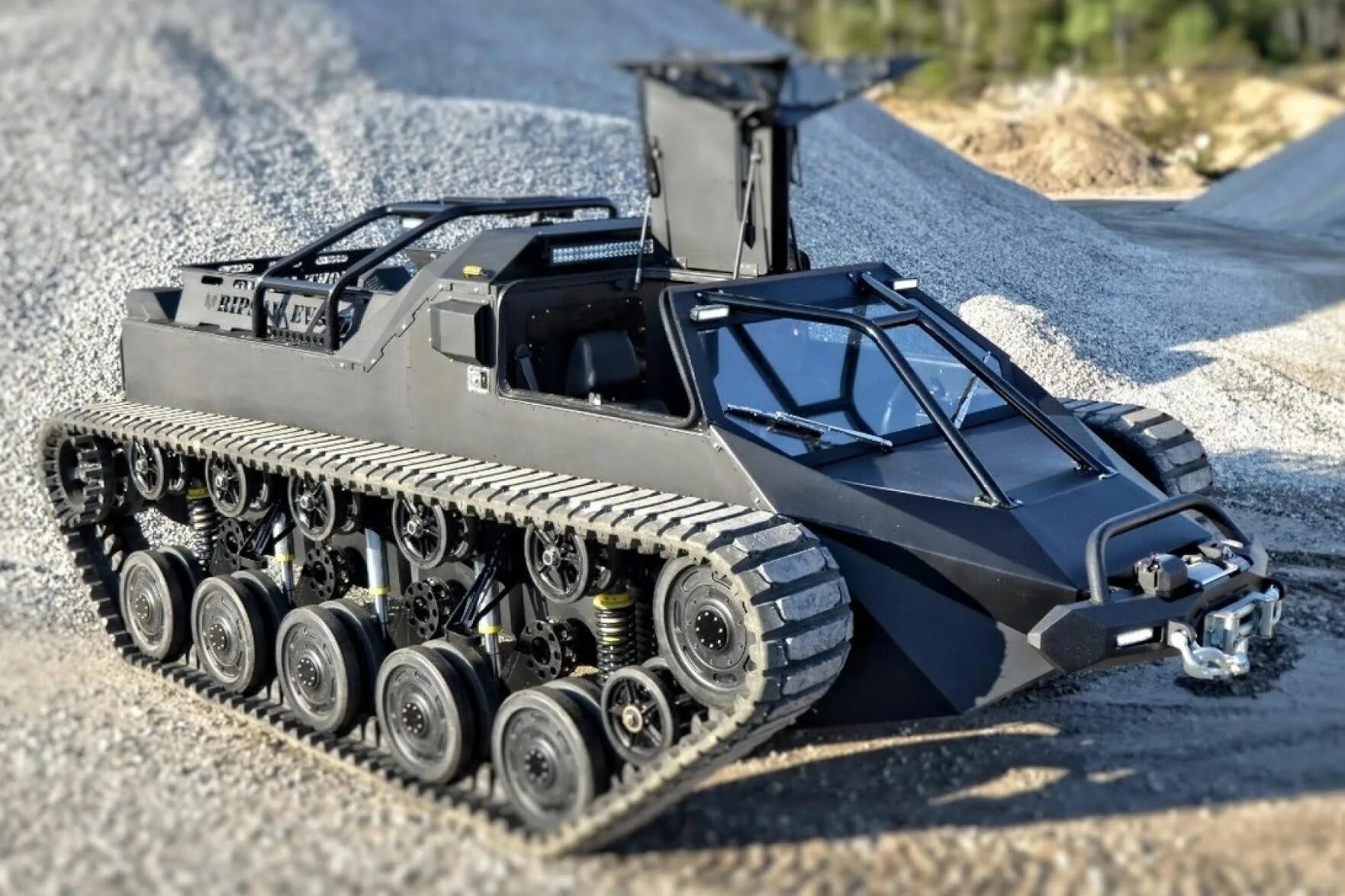 Иные самоходные машины. Вездеход Ripsaw ev2. Гражданский танк Ripsaw ev2. Вездеход Ripsaw ev3-f1. Ripsaw ev2 трансмиссия.