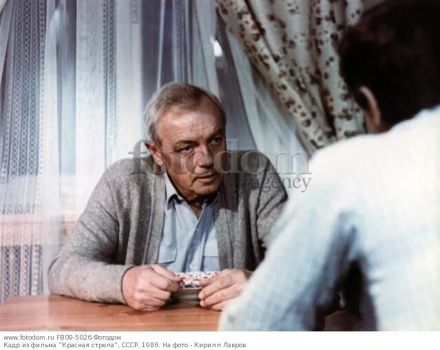 галина фигловская в фильме противостояние. красная стрела фильм красная стрела фильм. кино красный стрелок. съемки фильма красная стрела. фильм красная стрела с лавровым и смирновым.