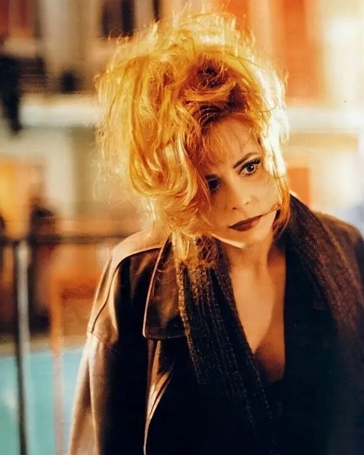 Mylene farmer une. Mylene farmer une