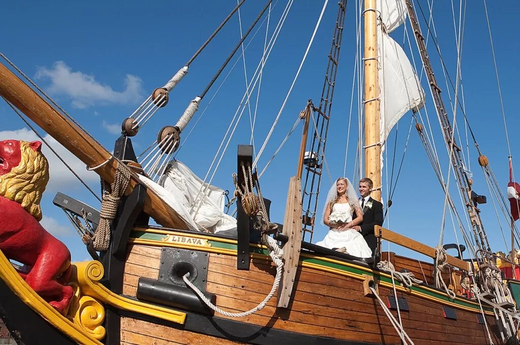 Палуба парусника пиратского. Корабль гото предестинация воронеж. Кругосветное плавание на фрегате «паллада». Паллада фрегат учебный. Фрегат паллада.