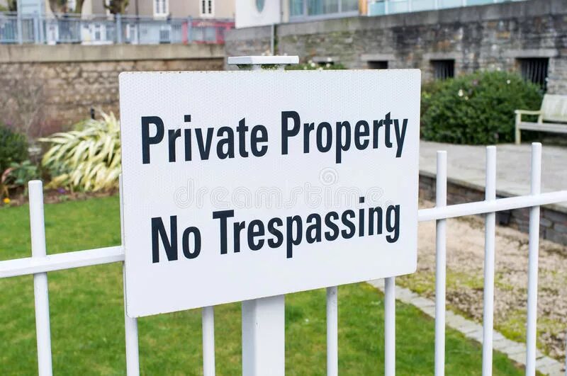 Собственность отсутствует. Trespassing on property. private property (2025). сша вся территория чья-то частная собственность.