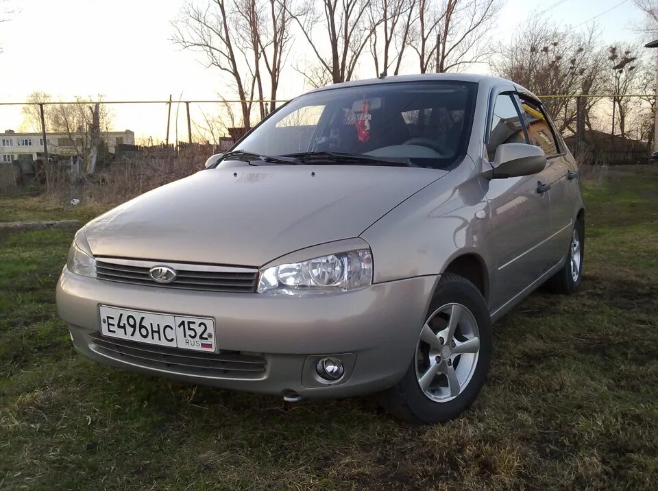 Купить б/у Lada (ВАЗ) Kalina I 1.6 MT (81 л.с.) бензин механика в Нальчике: сере