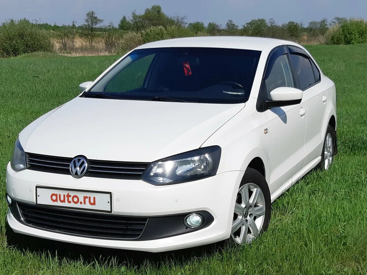 Фольксваген поло какого года. Volkswagen Polo 2013 белый. Volkswagen Polo sedan 2013. VW Polo 2013. Фольксваген поло 2013г.