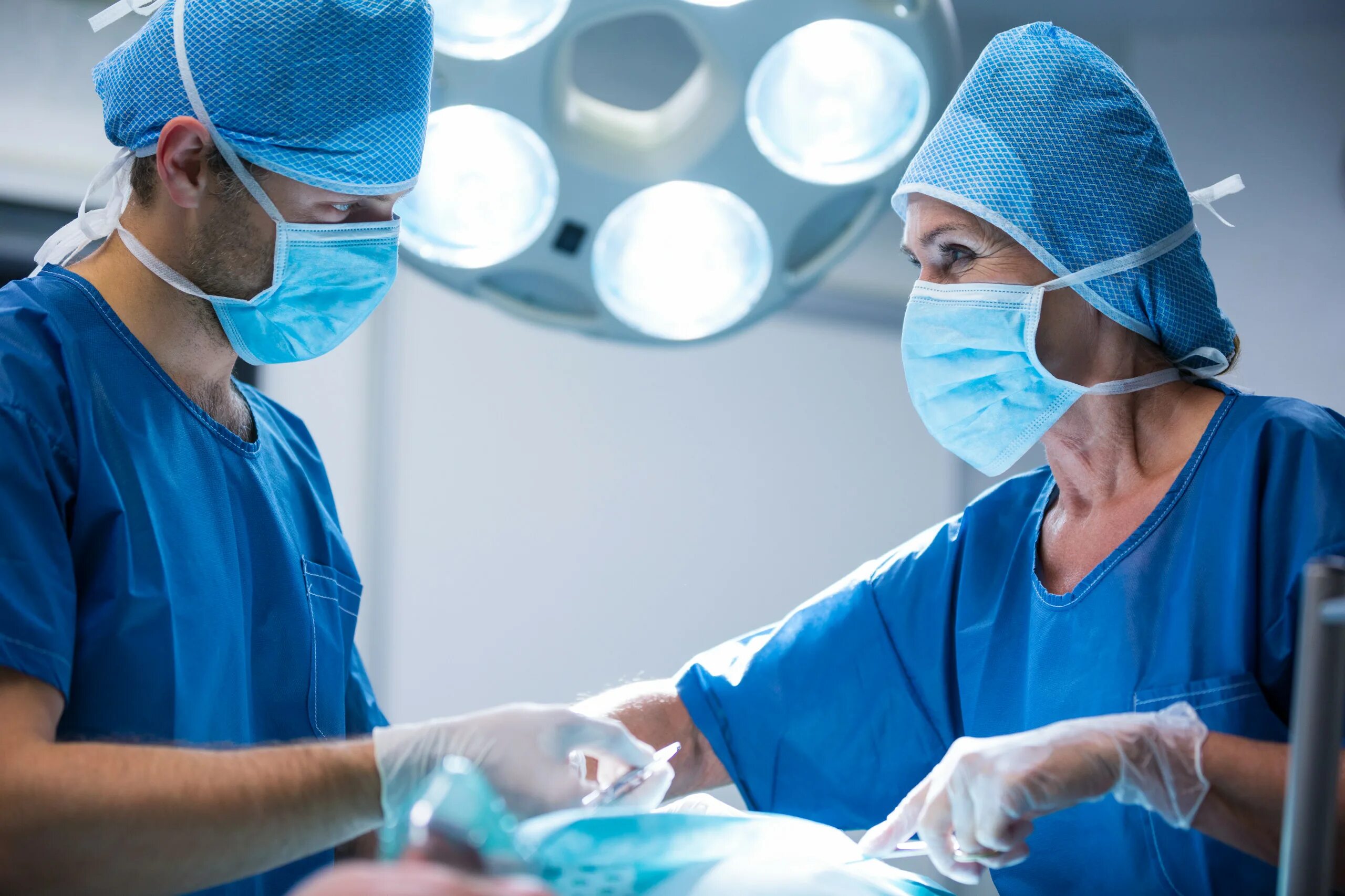 Surgeons performs operations. Surgeons performs operations