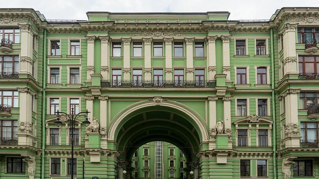 Торговый дом р. Доходный дом а. в. ратькова-рожнова на кирочной улице. кирочная архитектор сюзор.