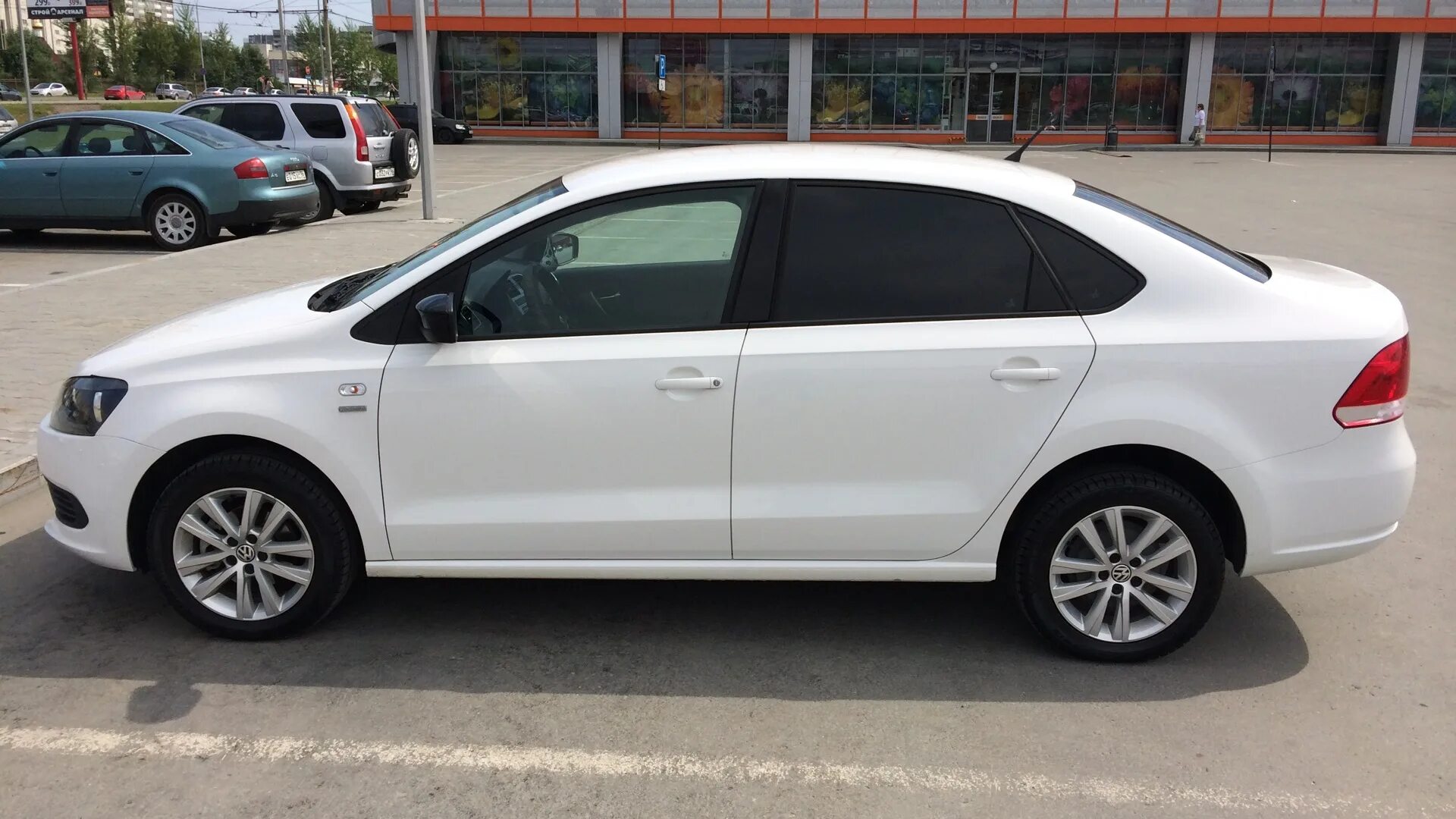 Polo sedan литые r15. Vw polo estrada r15. Литье на фольксваген поло седан r15. Polo sedan диски r15. Диски volkswagen polo r15.