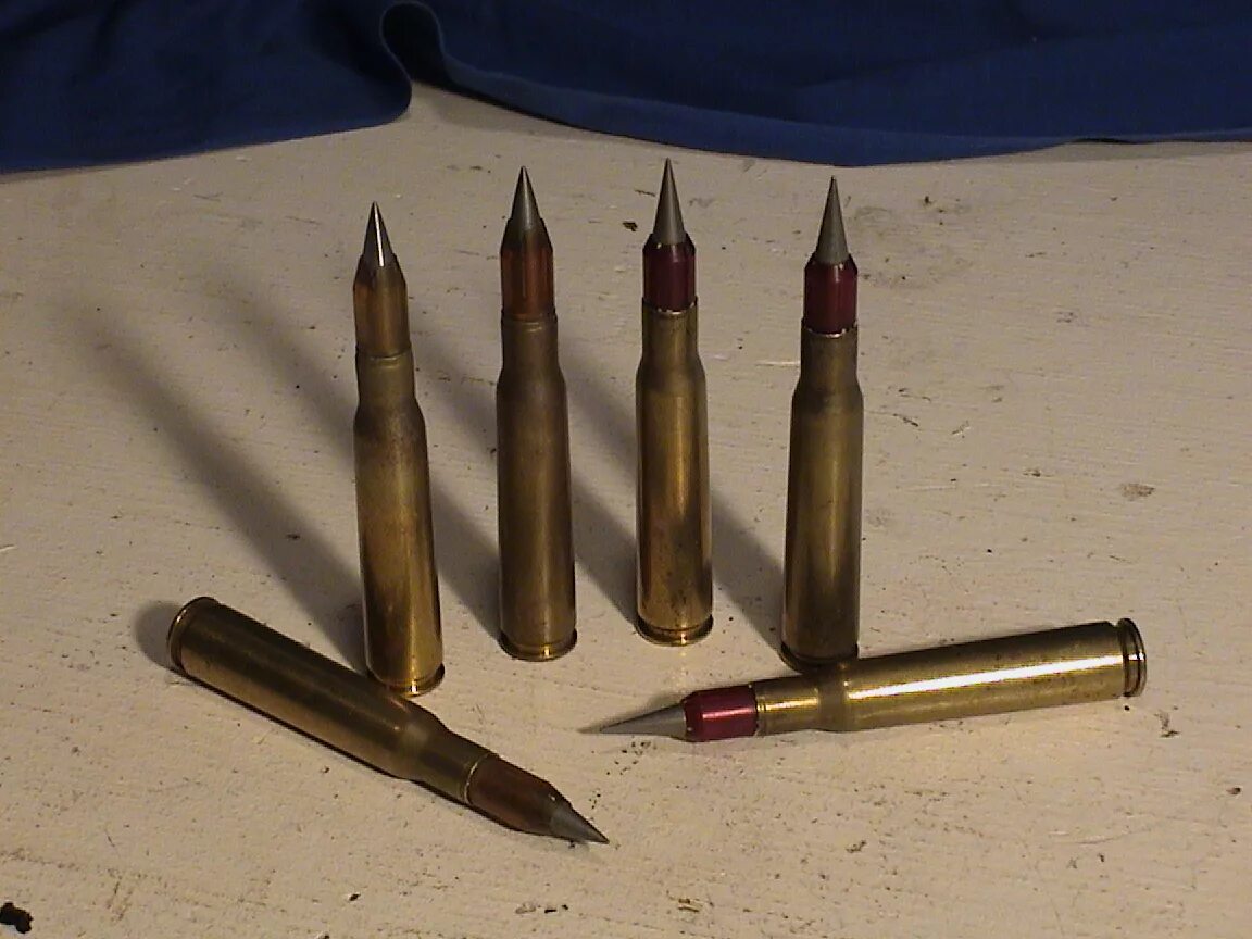 Патрон 50 bmg. Калибр 50 BMG. Калибр 12.7 мм и ,50. 12,7×99 мм Калибр. Патрон калибра 50 BMG.