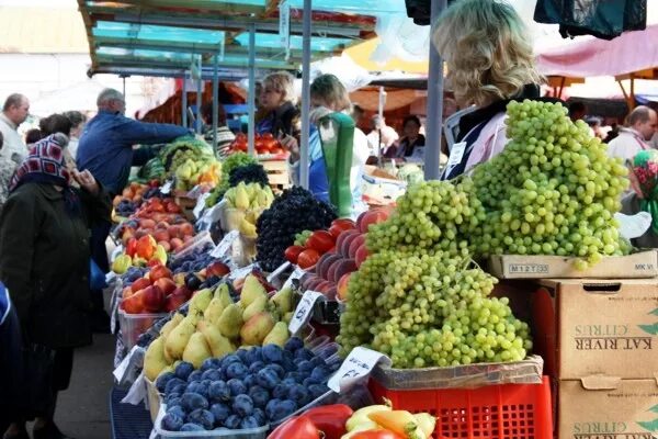 костромская ярмарка. базар кострома. на рынке. кострома рынок. центральный костромской рынок.