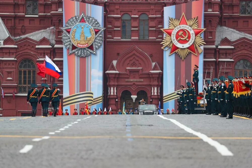 День победы город москва. Московский Кремль парад Победы. Кремль парад 9 мая. День Победы красная площадь. Москва Кремль 9 мая.