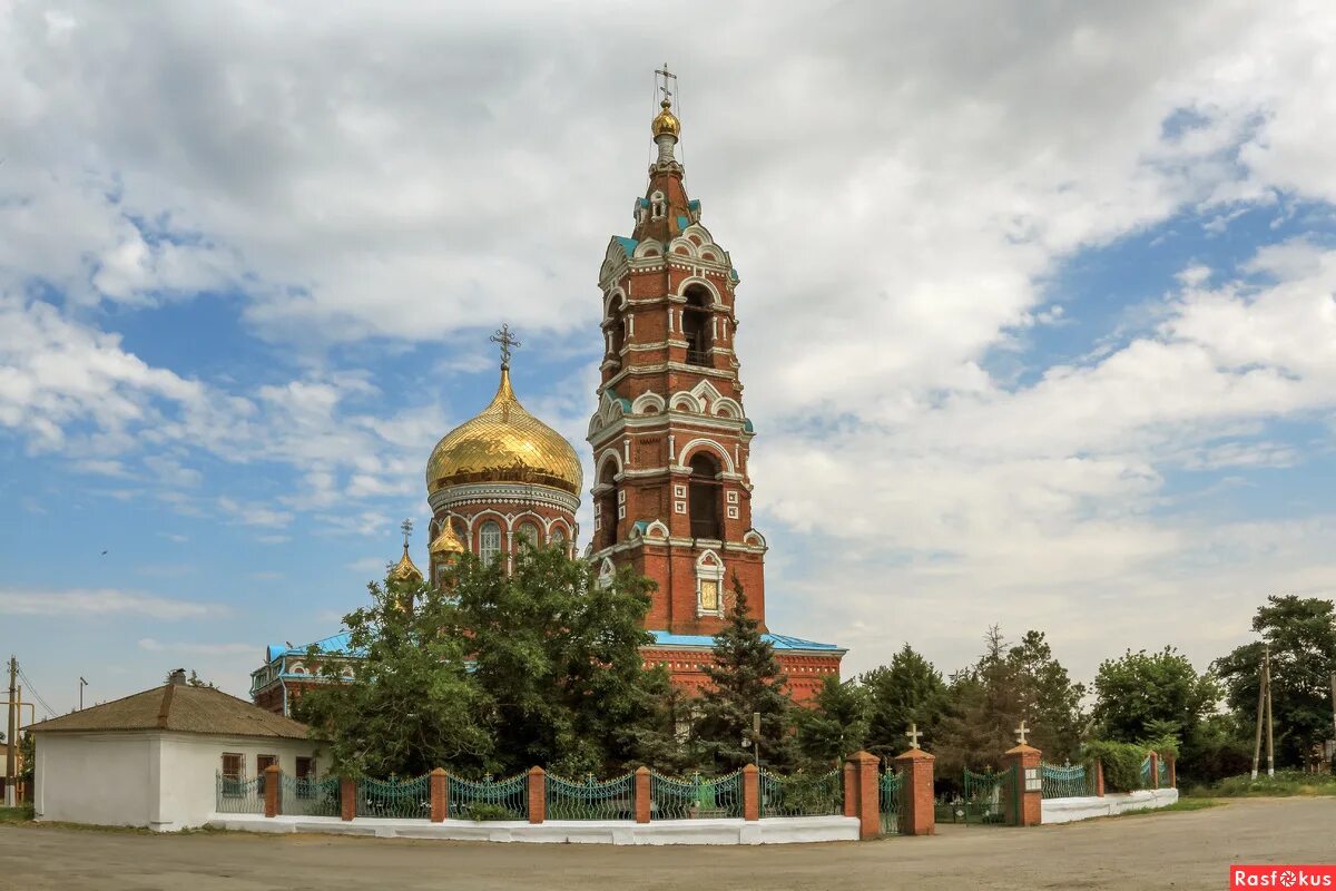 Преображенский храм хутор обуховка. Преображенская церковь хутора обуховка. Храм преображения господня хутор обуховка. Обуховка храм преображения. Обуховка храм преображения.