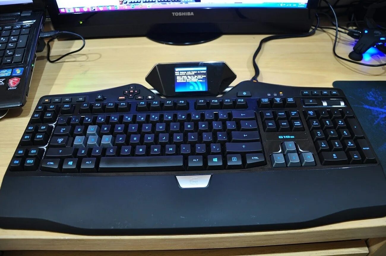 G 19 s. Клавиатура Logitech g19. Logitech g19s клавиатура. Logitech g19 Gaming Keyboard. Клавиатура с экраном Logitech g19s.