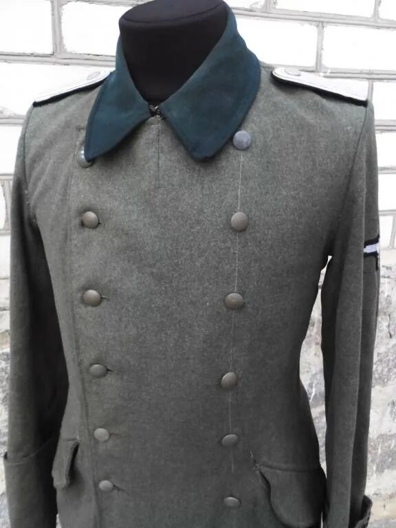 Шинель рядового ркка. Шинель имела какое то странное устройство воротник. Шинель имела какое то странное устройство воротник. Шинель из сукна. Шинель одежда.