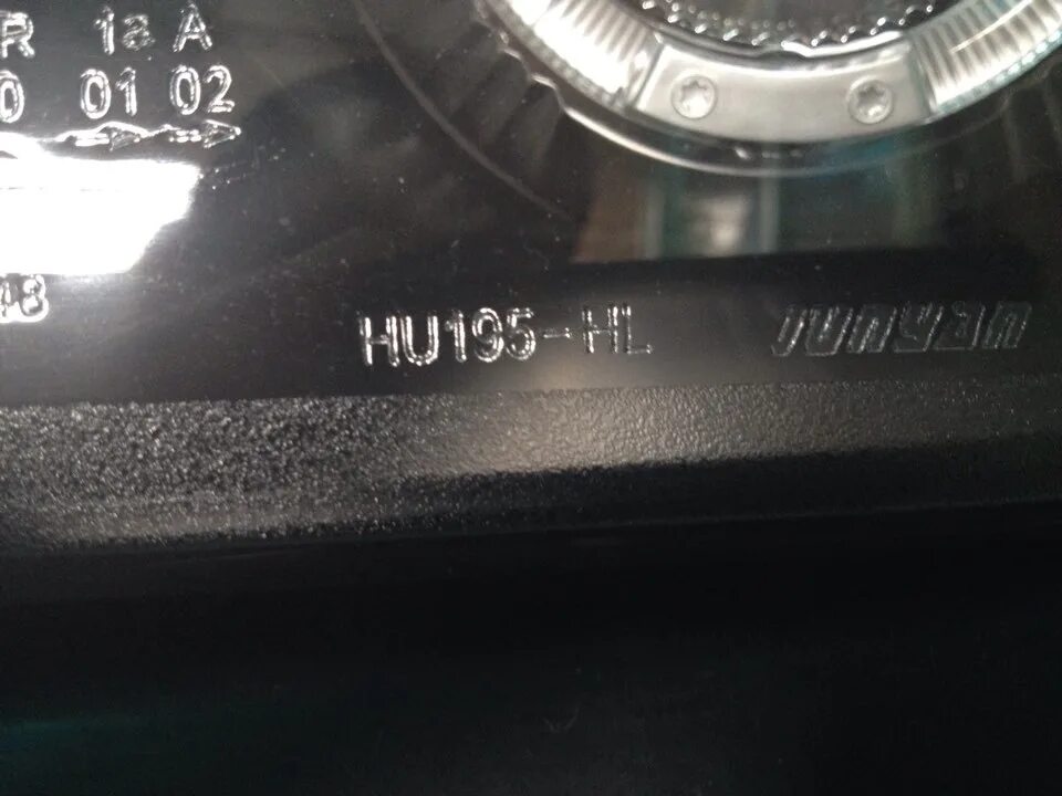 Маркировка фар приора 2. Приора маркировка. Щиток приборов калина 1 обозначения. Приборная панель ваз калина 1 обозначения. Маркировка коробки ваз 2110.