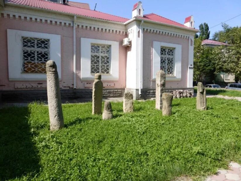 Музей черкесск. Карачаево-Черкесский музей-заповедник. Карачаево – Черкесский историко – культурный музей – заповедник.. Краеведческий музей Черкесск. Краеведческий музей КЧР.