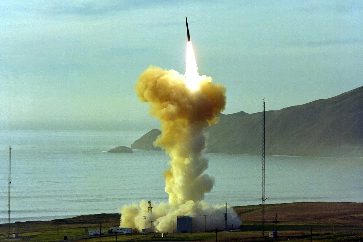 Ракета США Minuteman III. Баллистическая ракета Минитмен-3. Межконтинентальной баллистической ракеты Минитмен 3. LGM-30g Minuteman III. Ядерные силы франции